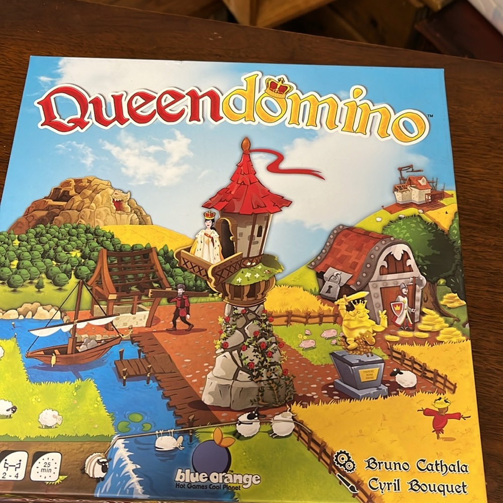 King and Queen Domino Board Game- Family Fun for Ages 8+ - Picture 4 of 7